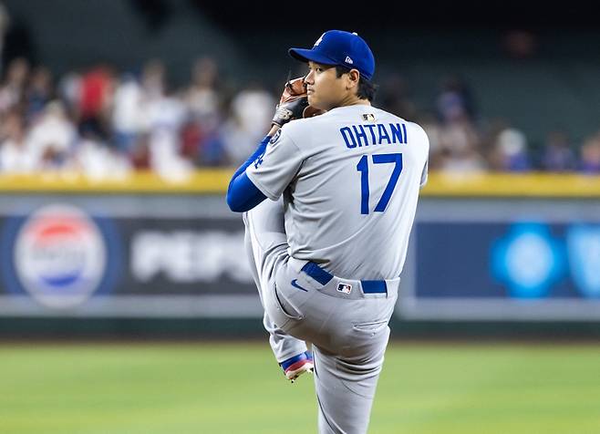 LA 다저스 오타니 쇼헤이가 24일(한국시간) 미국 애리조나주 피닉스 체이스 필드에서 열린 2025 메이저리그(ML) 정규시즌 애리조나전에 선발 등판해 역투하고 있다. 사진 | 피닉스=Imagn Images 연합뉴스