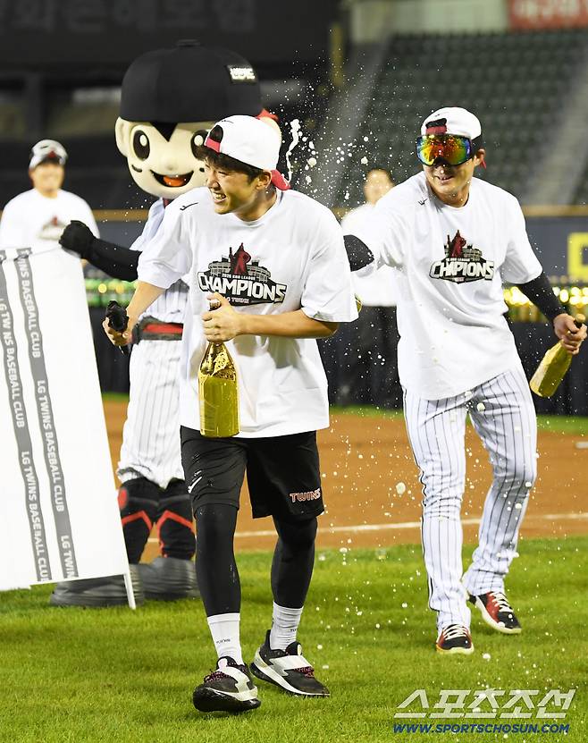 1일 잠실구장에서 정규리그 우승을 확정 지은 LG 트윈스 박해민이 기뻐하고 있다. 잠실=박재만 기자 pjm@sportschosun.com/2025.10.01/