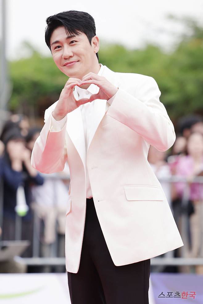 제20회 서울드라마어워즈 레드카펫 행사에 참석한 영탁. 25.10.2 ⓒ이혜영 기자 lhy@hankooki.com