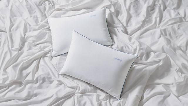 미세먼지가 없고 햇볕이 좋은 날에는 일광소독을 해주는 것이 좋다. 여름에는 최소 1시간, 겨울에는 최소 3시간을 권장한다. /시몬스