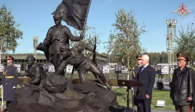 노광철 북한 국방상이 드레이 벨로우소프 러시아 국방부 장관과 1일(현지시간) 러시아 수도 모스크바에서 한 행사에 참여하고 있다. ⓒ텔레그램/연합뉴스