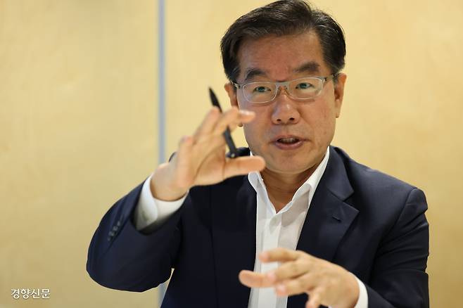 이종호 서울대 원자핵공학과 객원교수가 지난달 26일 서울 관악구 서울대 공과대학에서 인터뷰하고 있다. 성동훈 기자