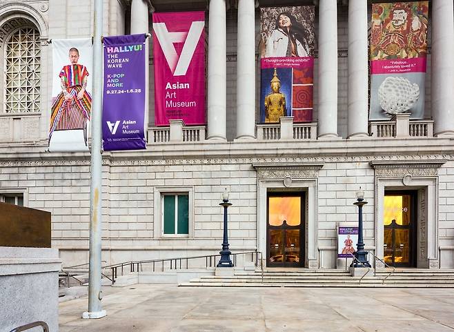 Installation view of "Hallyu! The Korean Wave" at the Asian Art Museum of San Francisco, which ran until Jan. 6, 2025 (Courtesy of the museum)