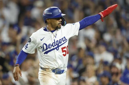 4안타를 몰아쳐 팀 승리에 앞장선 다저스 무키 베츠. 사진[EPA=연합뉴스]