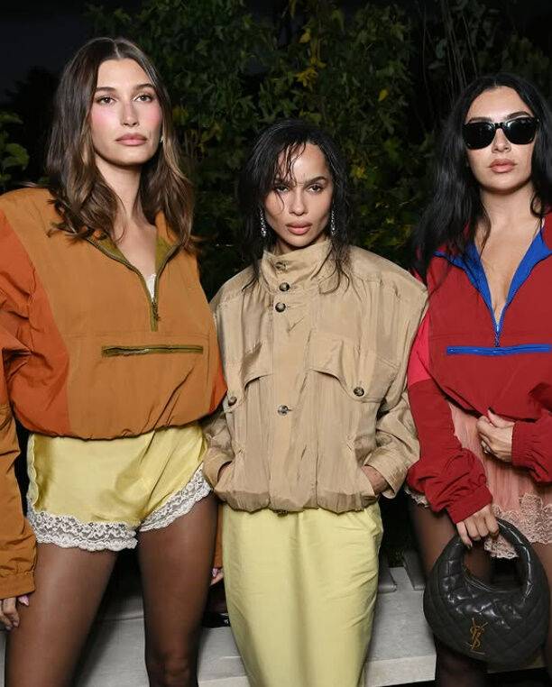 헤일리 비버, 조 크라비츠, 찰리 XCX./엘르 UK