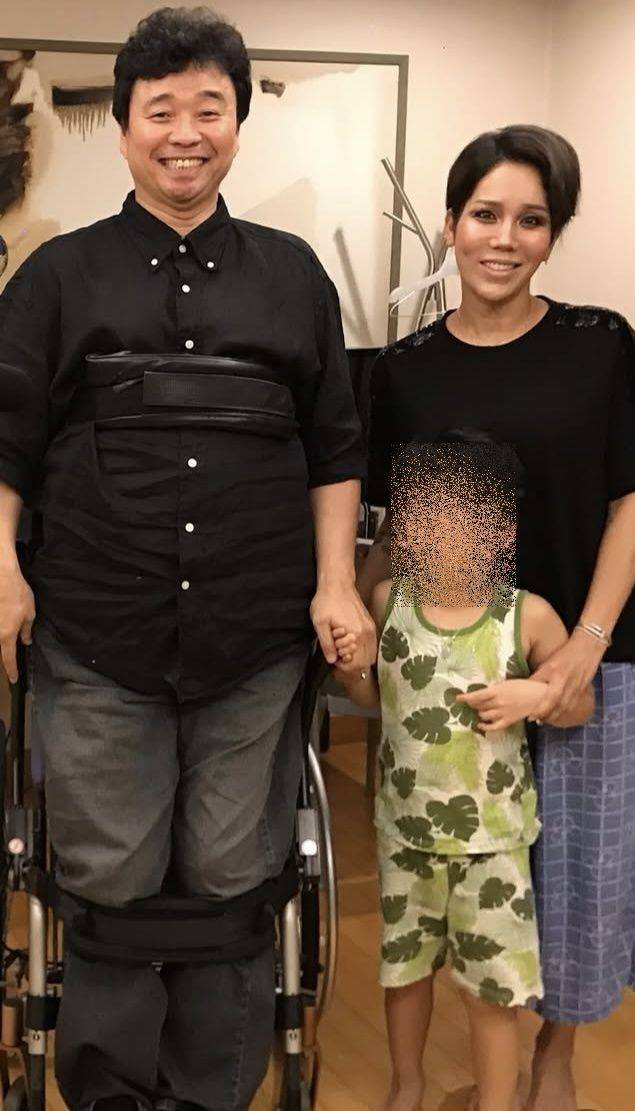 [서울=뉴시스] 강원래 ,김송 가족. (사진 = 인스타그램 캡처) 2025.10.02. photo@newsis.com *재판매 및 DB 금지