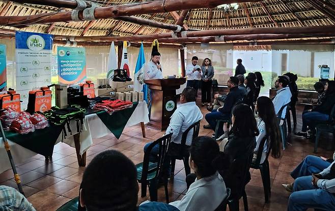 과테말라에 한국 산불 진화 기자재 기증 [한국임업진흥원 과테말라 사무소 제공. 재판매 및 DB 금지]