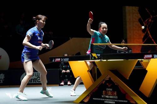 일본의 나가사키(왼쪽)와 여자복식 호흡 맞춘 신유빈   [WTT 인스타그램 캡처. 재판매 및 DB 금지]