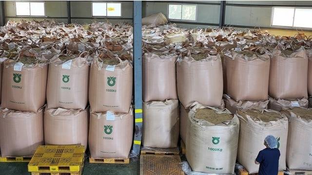 상승세를 이어가고 있는 쌀 값이 좀처럼 꺾이지 않고 있다. 문제는 올해 쌀 수확량이 지난해보다 더 줄어들 것이라는 전망이 나오면서 쌀 값 상승세 장기화에 대한 우려의 목소리가 커지고 있다. 연합뉴스