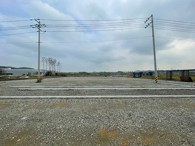 브레인시티 산업단지 내 산업시설 용지. 아직 입주 기업을 찾지 못해 터만 다져진 상태로 남아 있다. / 사진 = 정해용 기자