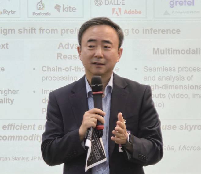 9월 24일 ‘AI G3 강국 신기술 전략 조찬 포럼’에서 임문영 국가AI전략위원회 부위원장이 기조 발언을 하고 있다. /류현정 기자