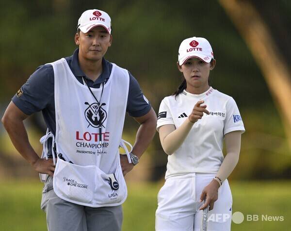 2025년 미국여자프로골프(LPGA) 투어 롯데 챔피언십에 출전한 황유민 프로가 2라운드에서 경기하는 모습이다. 사진제공=ⓒAFPBBNews = News1 (사진을 무단으로 사용하지 마십시오.)