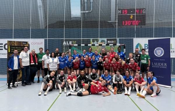 사진 2025/26시즌 EHF 여자 핸드볼 유러피언컵 2라운드에서 맞붙은 아츠거스도르프와 홀론 선수들, 사진 출처-아츠거스도르프