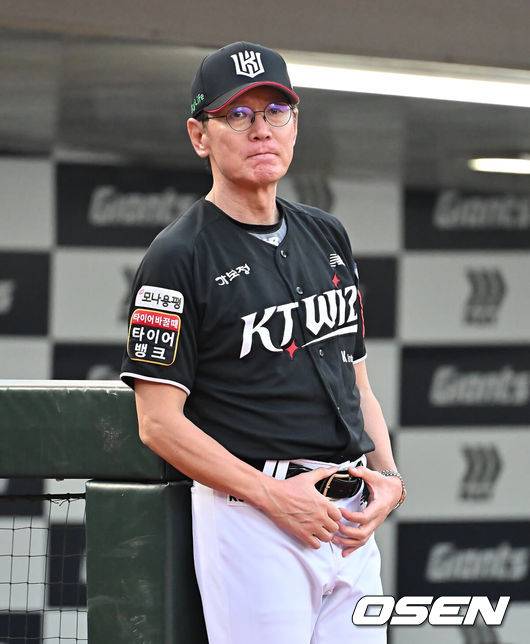 [OSEN=부산, 이석우 기자] KT 위즈 이강철 감독 091 2025.08.26 / foto0307@osen.co.kr