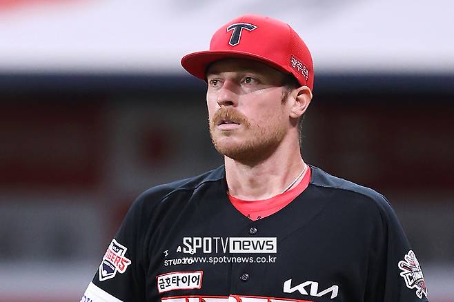 ▲ 올러는 2선발로서는 나쁘지 않은 성적을 냈다는 평가가 나오는 가운데, 이닝 소화력과 부상은 평가를 거쳐야 한다 ⓒ곽혜미 기자