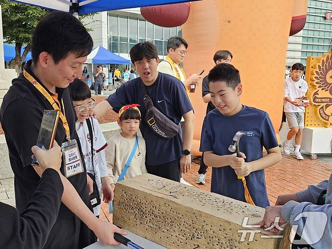 4일 오후 광주 서구 광주월드컵경기장에서 추석맞이 팬 이벤트가 열리고 있다. 2025.10.4/뉴스1 ⓒ News1 이수민 기자