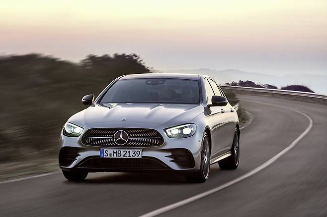 사진 : 벤츠 E클래스