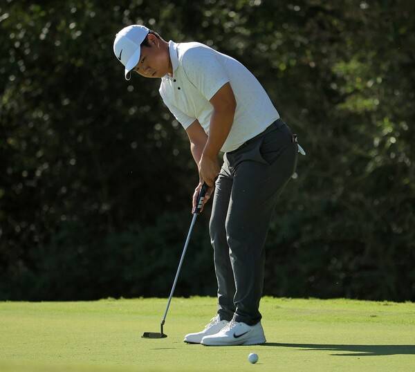 2025년 미국프로골프(PGA) 투어 가을 시리즈 샌더슨 팜스 챔피언십에 출전한 김주형 프로가 2라운드에서 경기하는 모습이다. 사진제공=ⓒAFPBBNews = News1 (사진을 무단으로 사용하지 마십시오.)