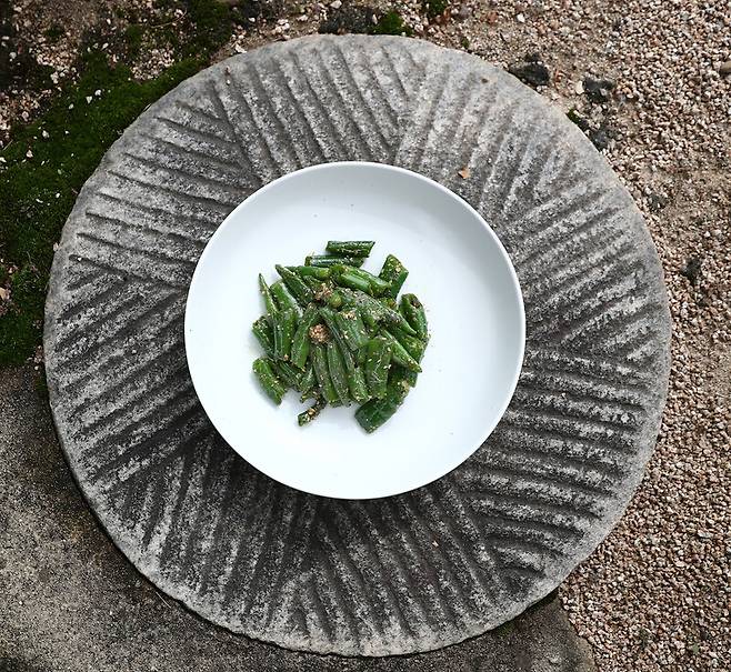 법송 스님이 만든 애동고추볶음. 박미향 기자