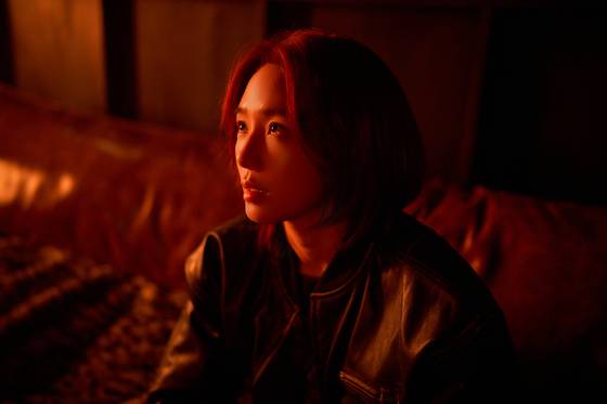 넷플릭스 영화 '사마귀'의 특급 킬러 재이(박규영)는 절친이자 라이벌인 한울(임시완)에게 애증의 감정을 갖고 있다. 사진 넷플릭스