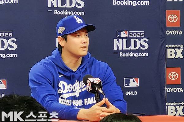 오타니 쇼헤이가 인터뷰를 갖고 있다. 사진(美 필라델피아)= 김재호 특원