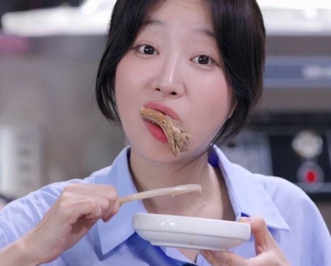 쯔양이 자신의 대식가 면모가 유전이라고 밝혔다. '어디로 튈지 몰라' 제공