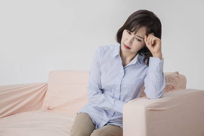 한국 여성의 평균 폐경 나이는 49.7세지만, 40세 이전에 발생하는 조기 폐경도 있다. 사진=클립아트코리아