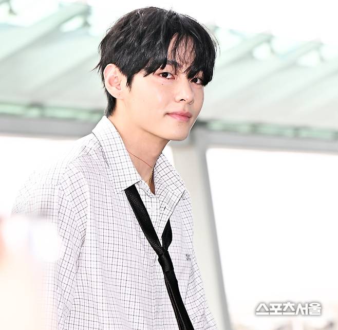 뷔가 출국하고 있다. 이주상기자 rainbow@sportsseoul.com