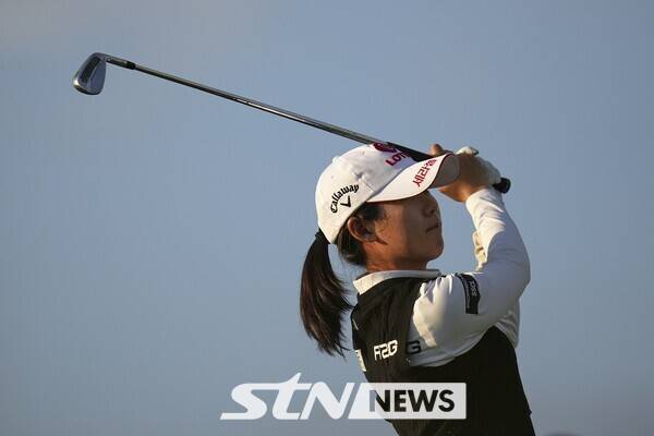지난 5월 미국 위스콘신주 에린의 에린힐스에서 열린 미국여자프로골프(LPGA) 투어 제80회 US여자오픈에 출전한 황유민이 첫날 9번 홀에서 샷하고 있다. /사진=뉴시스(AP)