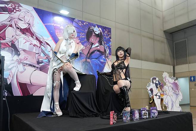 행사장을 가득 메운 코스플레이어들