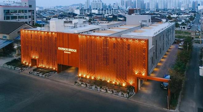 하씨 매입한 무인모텔이 내·외부 리모델링을 끝내고 새 단장을 마친 모습.