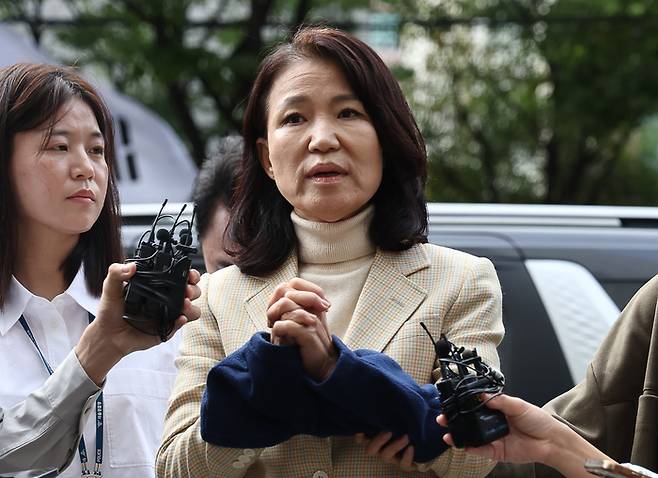 이진숙 전 방송통신위원장이 4일 오후 체포적부심사를 받기 위해 서울남부지법으로 들어서며 발언하고 있다. [사진 = 연합뉴스]