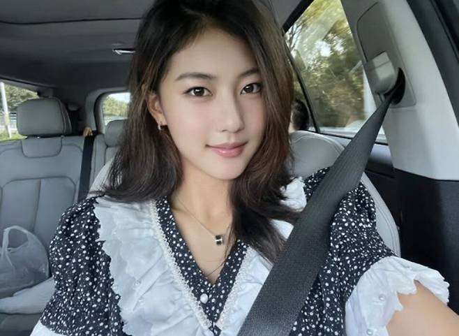 송지아가 성숙해진 비주얼로 시선을 끌었다./사진=박연수 인스타그램