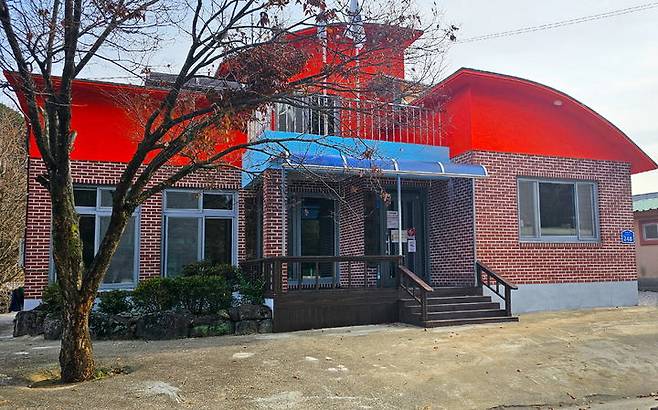 [무주=뉴시스] 최정규 기자 = 무주군 그린리모델링이 실시된 경로당 모습(사진=무주군 제공) *재판매 및 DB 금지