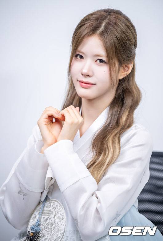 [OSEN=최규한 기자] 그룹 이프아이 라희 한복 인터뷰. 2025.10.04 / dreamer@osen.co.kr