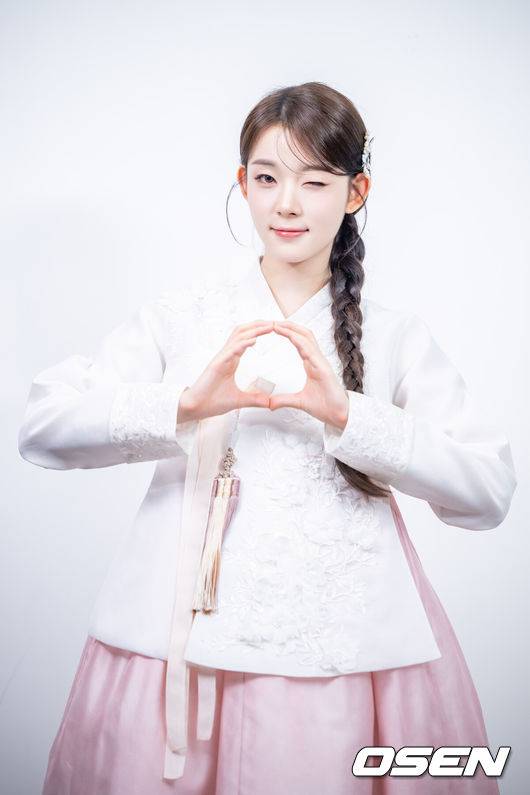 [OSEN=최규한 기자] 그룹 이프아이 카시아 한복 인터뷰. 2025.10.04 / dreamer@osen.co.kr