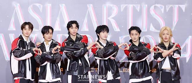 그룹 NCT127이 27일 오후 태국 방콕 임팩트 챌린저 홀 1-2(IMPACT Challenger Hall 1-2)에서 진행된 '제 9회 아시아 아티스트 어워즈'(The 9th Asia Artist Awards, 이하 'AAA 2024')' 레드카펫 행사에 참석해 포즈를 취하고 있다. /사진=김창현 chmt@