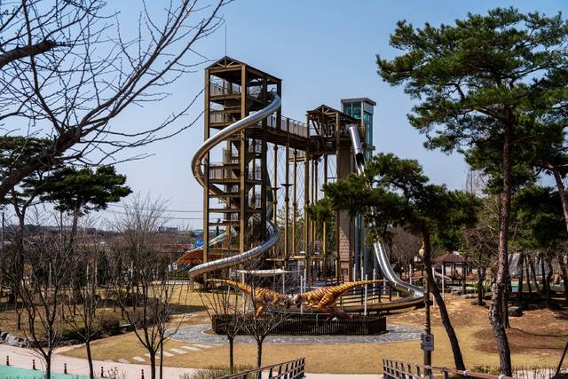 익산 왕궁보석테마관광지 익스트림 슬라이드 타워/사진 제공=익산시