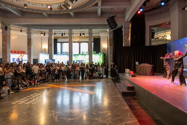 스페인 마드리드 아르테스 예술센터와 리우호텔에서 열린 '2025 K-엑스포 : 올 어바웃 케이 스타일(All about K-style)'. 사진=콘텐츠진흥원