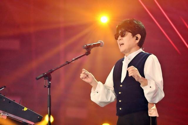 대한민국 국민이라면 한 번쯤은 들어보았을 조용필의 명곡 라이브를 안방에서 감상할 수 있다./KBS