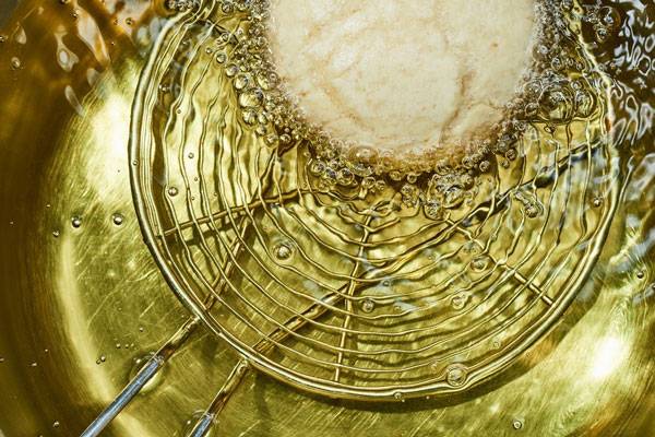 당뇨병 환자가 쓰기에는 올리브유, 들기름 등이 적합하지만 이 역시도 과다 섭취하거나 튀김 요리로 자주 만들어 먹으면 안 좋다./클립아트코리아