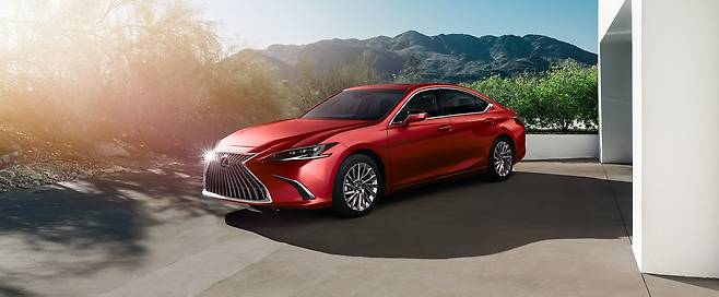 Lexus ES300h sedan (Lexus Korea)