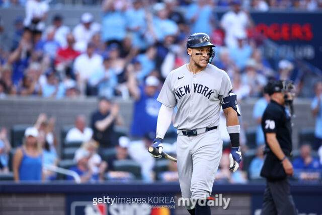 양키스의 애런 저지가 6일 토론토와 경기에서 삼진을 당한 후 돌아서고 있다. /게티이미지코리아