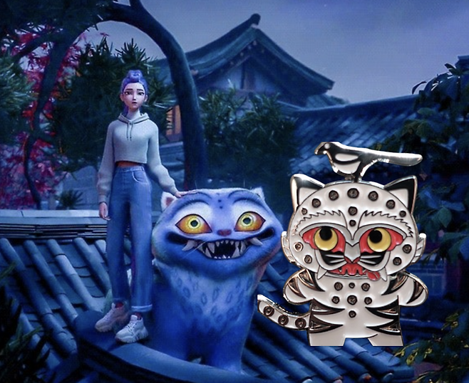 ‘케이팝 데몬 헌터스’에 등장하는 호랑이 ‘더피’와 까치 ‘서씨’. 국립중앙박물관에서 판매하는 ‘까치 호랑이 배지’와 닮았다. [넷플릭스·국립박물관문화재단]