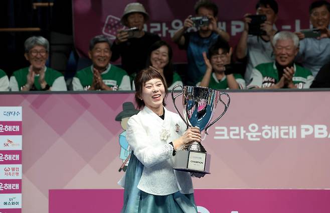 프로당구 2025~2026시즌 5차투어 ‘크라운해태 PBA-LPBA 챔피언십 한가위’에서 우승한 김가영. (사진=PBA 제공). 2025.10.06. *재판매 및 DB 금지