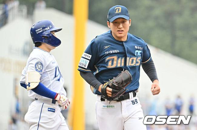 [OSEN=대구, 이석우 기자] 6일 대구 삼성라이온즈파크에서 2025 신한 SOL뱅크 KBO 와일드카드 결정전 삼성 라이온즈와 NC 다이노스의 경기가 열렸다. 홈팀 삼성은 후라도가 방문팀 NC는 구창모가 선발 투수로 출전했다.NC 다이노스 구창모가 2회말 2사 3루 삼성 라이온즈 김지찬을 1루 땅볼로 잡고 더그아웃으로 들어가고 있다. 2025.10.06 / foto0307@osen.co.kr