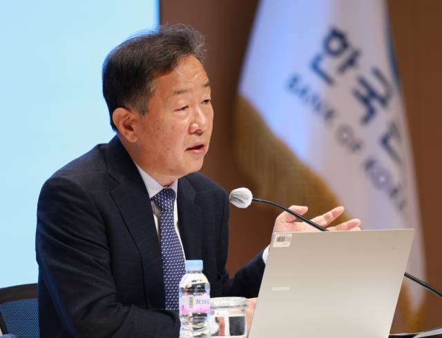 황건일 한국은행 금융통화위원이 9월 23일 한국은행 본부에서 열린 기자간담회에서 발언하고 있다. 사진 제공=한은