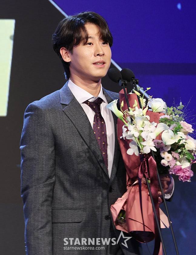 지난해 KBO 수비상 유격수 부문 수상자가 된 박찬호. /사진=김진경 대기자