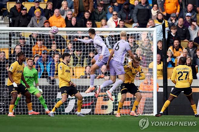 브라이턴 얀 파울 판헤커의 동점골 장면 [로이터=연합뉴스]