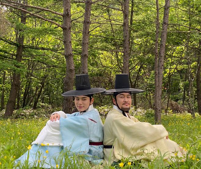 이채민(왼쪽)과 오의식(사진=오의식 SNS)